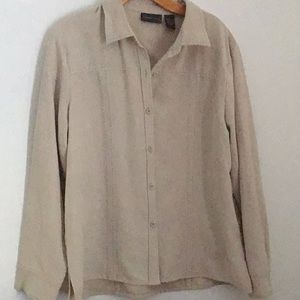 Woman’s button down soft size XL